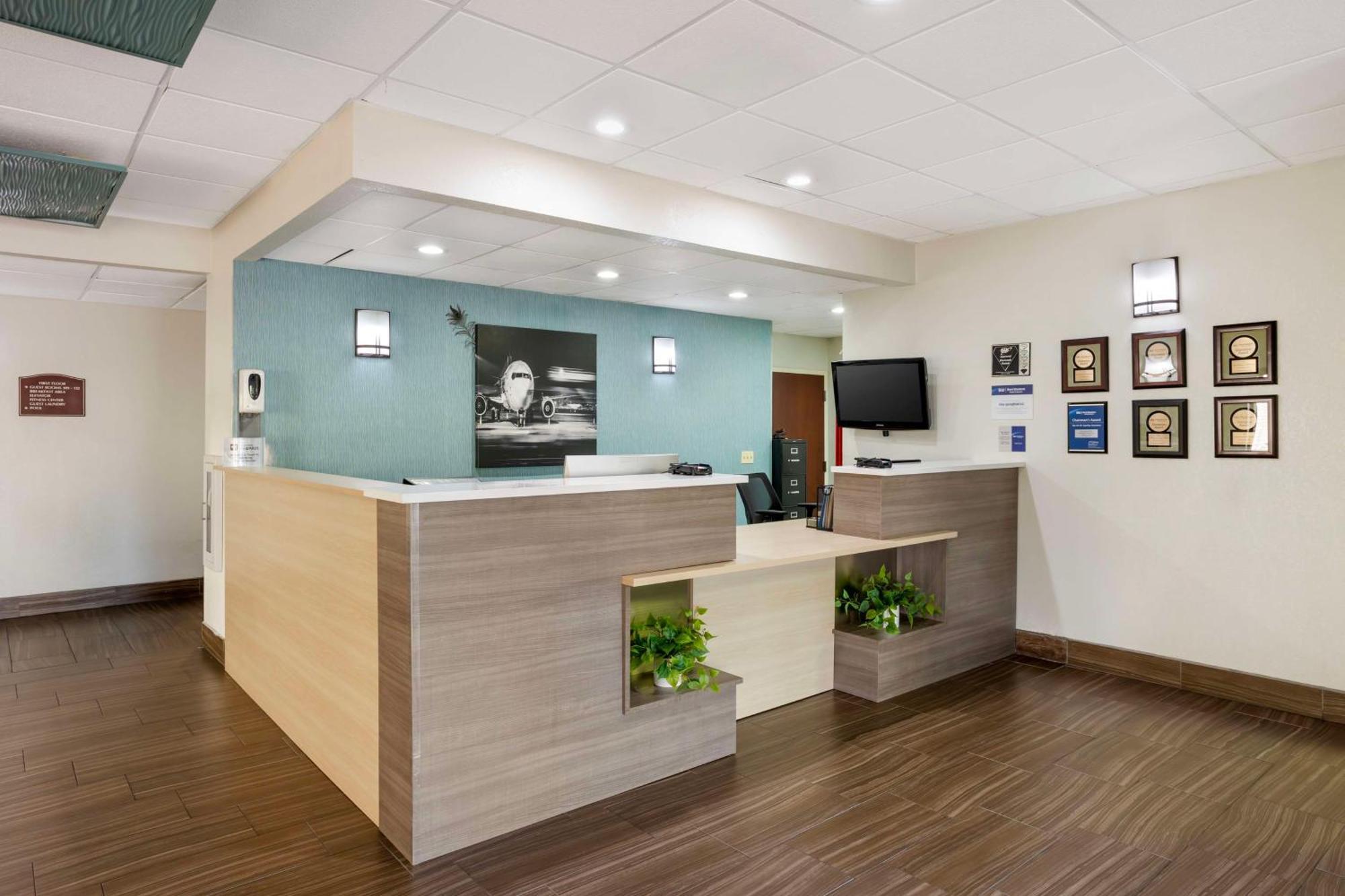 Best Western Plus Springfield Airport Inn Exteriér fotografie